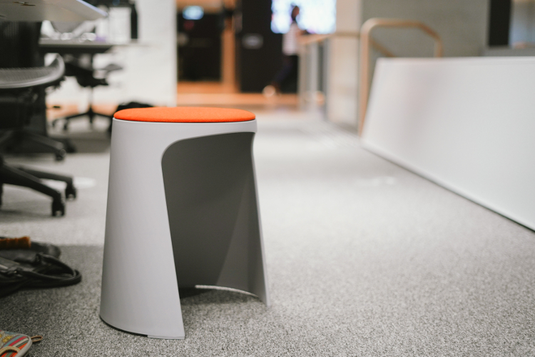 handy-stool-stackable-10.jpg